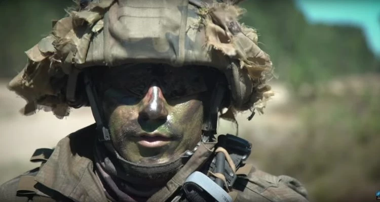 Ο τυπικός φόρτος ενός Πολωνού αλεξιπτωτιστή (βίντεο)